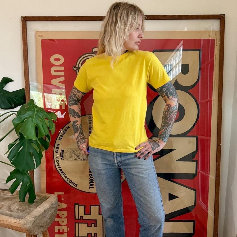 Vintage 1990s Yellow Soft Spun 100% Cotton Tshirt - Picture 5 of 5